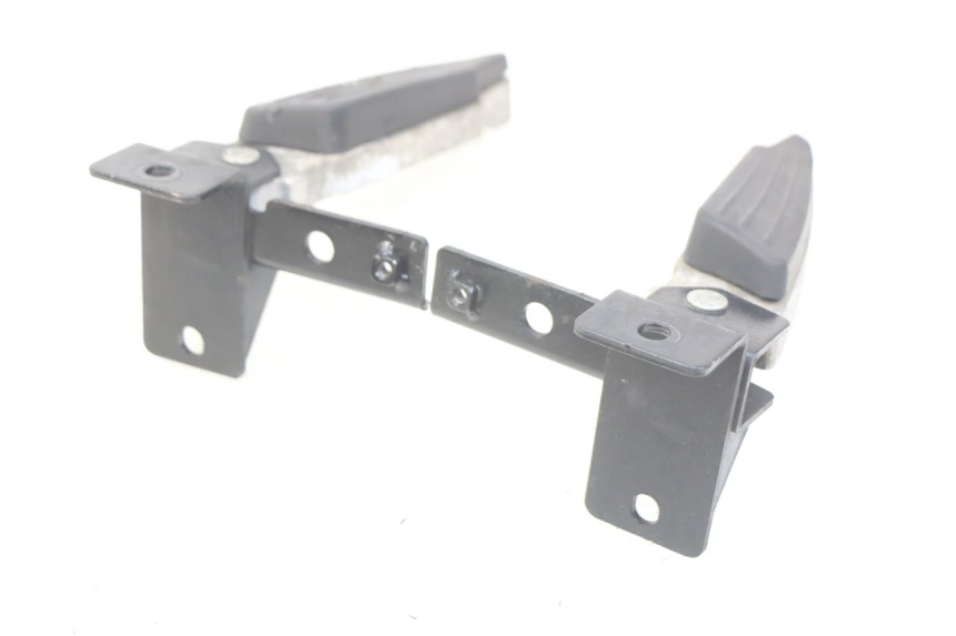 photo de PAIR OF REAR FOOTRESTS PEUGEOT CITYSTAR 125 (2011 - 2017) - Technical close-up