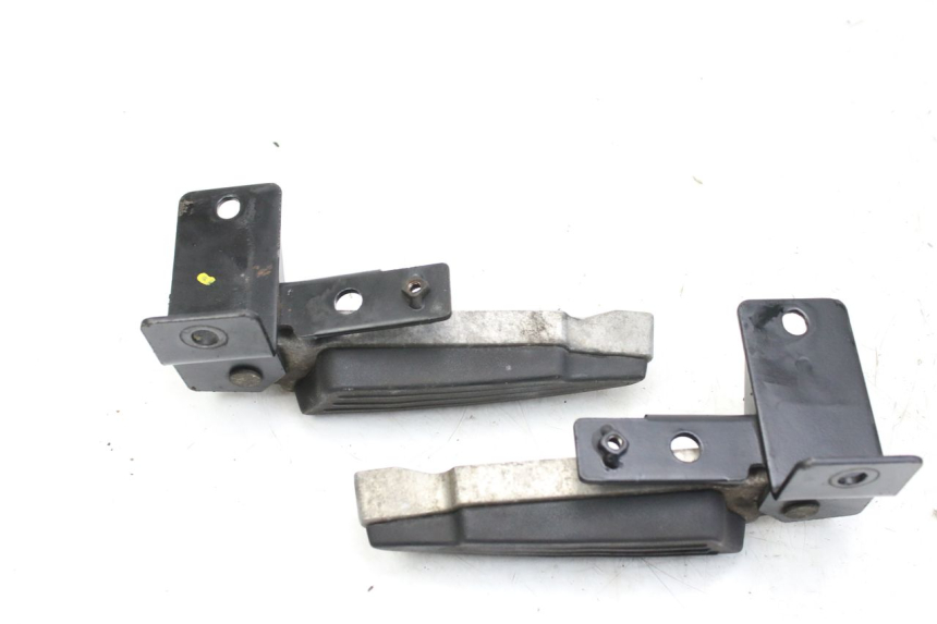 photo de PAIR OF REAR FOOTRESTS PEUGEOT CITYSTAR 50 (2013 - 2017) - Component detail