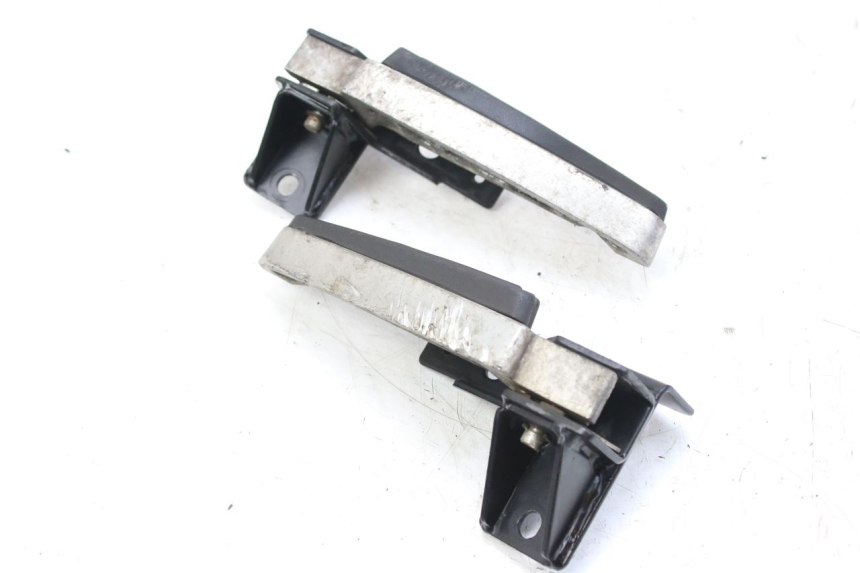 photo de PAIR OF REAR FOOTRESTS PEUGEOT CITYSTAR 50 (2013 - 2017) - Alternative perspective