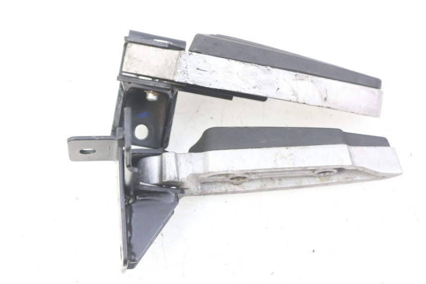 photo de PAIR REAR FOOTRESTS PEUGEOT CITYSTAR IE 2T 50 (2018 - 2021) - Zoom on usage condition