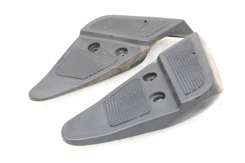 photo de PAIR REAR FOOTRESTS HONDA FES PANTHEON 2T 125 (1998 - 2002) - Component detail