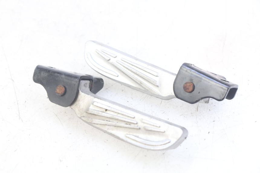 photo de PAIR OF REAR FOOTRESTS SYM FIDDLE 3 III 125 (2014 - 2020) - Main view