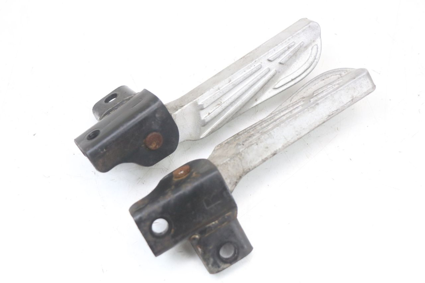 photo de PAIR REAR FOOTRESTS SYM FIDDLE 3 III 50 (2014 - 2020) - Technical close-up