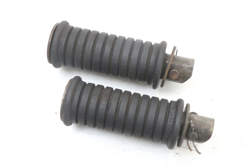 photo de PAIR REAR FOOTRESTS SUZUKI GSX E 250 (1982 - 1983) - Component detail