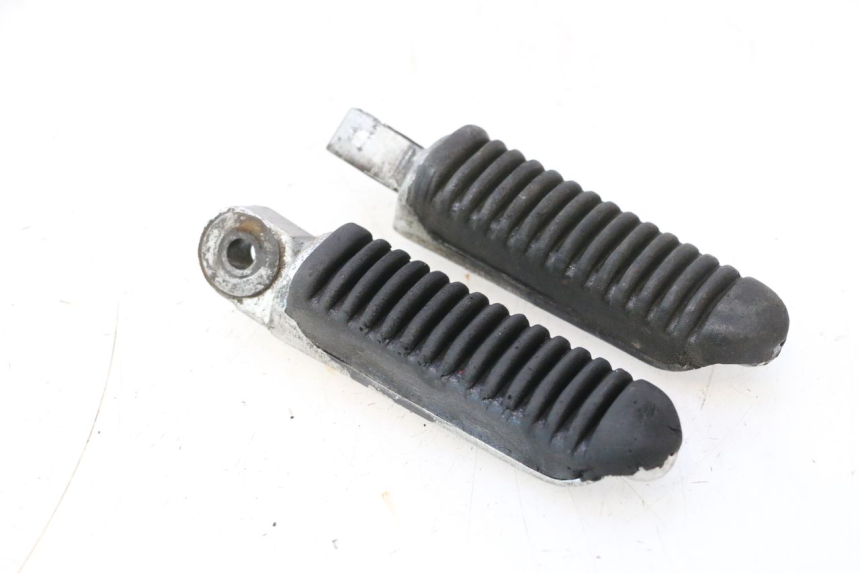 photo de PAIR REAR FOOTRESTS SUZUKI GSX F GSXF 750 (1988 - 1998) - Alternative perspective