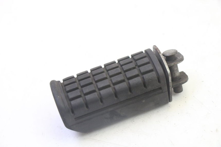 photo de PAIR REAR FOOTRESTS DAELIM HISTORY 125 (2001 - 2002) - Zoom on usage condition