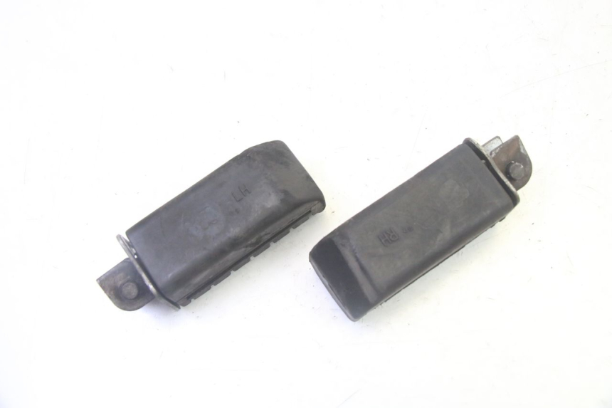 photo de PAIR REAR FOOTRESTS DAELIM HISTORY 125 (2001 - 2002) - Product overview
