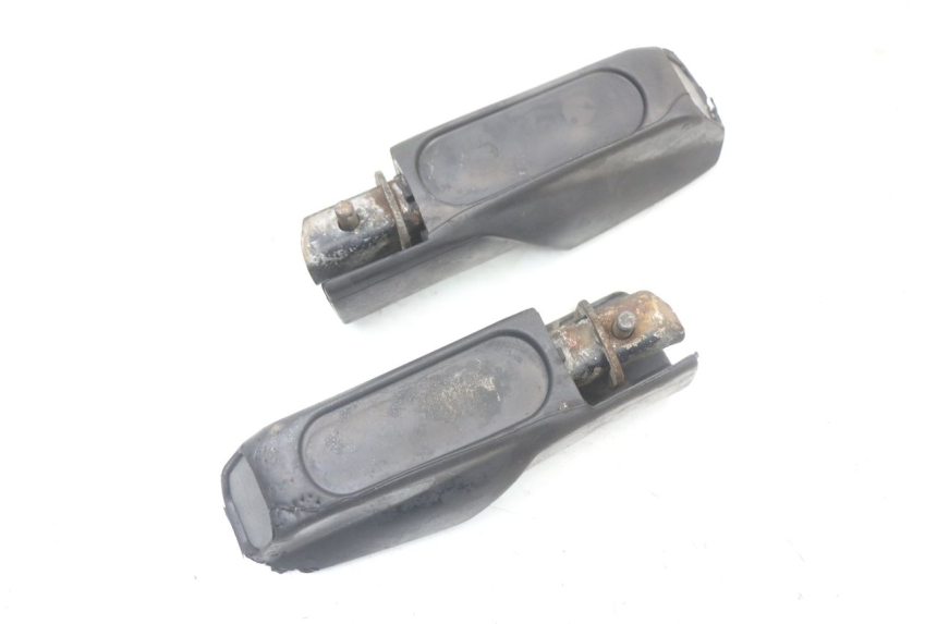 photo de PAIR REAR FOOTRESTS HONDA FES S-WING SWING 125 (2007 - 2015) - Alternative perspective