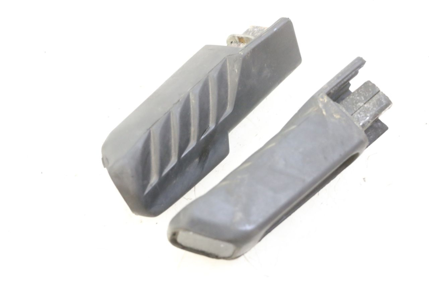 photo de PAIR OF REAR FOOTRESTS HONDA FES S-WING SWING ABS 125 (2007 - 2015) - Component detail
