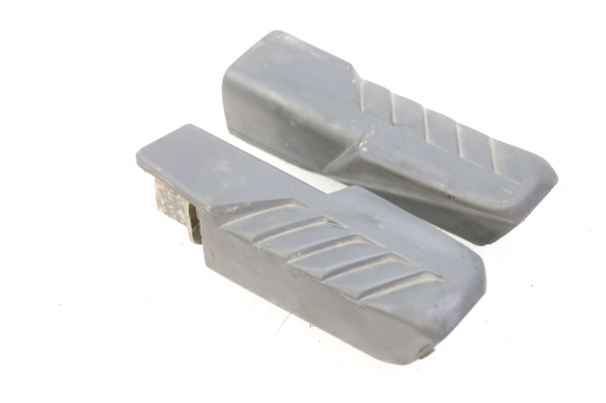 photo de PAIR OF REAR FOOTRESTS HONDA FES S-WING SWING ABS 125 (2007 - 2015) - Technical close-up