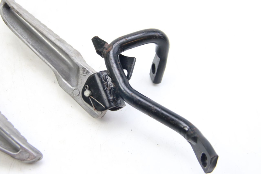 photo de PAIR OF REAR FOOTRESTS REVATTO IMPERATOR 125 (2007 - 2015) - Technical close-up