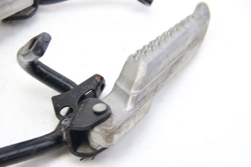 photo de PAIR OF REAR FOOTRESTS REVATTO IMPERATOR 125 (2007 - 2015) - Fixing points details