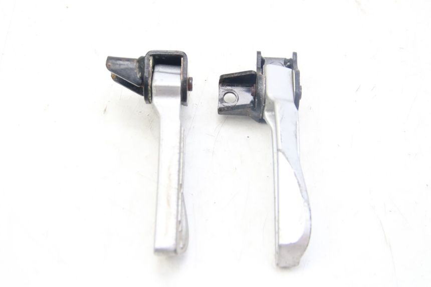 photo de PAIR OF REAR FOOTRESTS SYM JET 4 4T 50 (2018 - 2021) - Alternative perspective