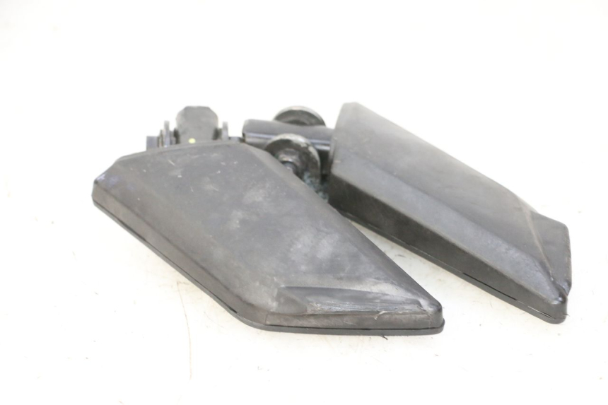 photo de PAIR OF REAR FOOTRESTS PEUGEOT KISBEE 2T 50 (2010 - 2017) - Component detail