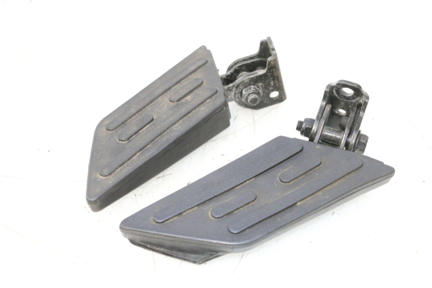 photo de PAIR OF REAR FOOTRESTS PEUGEOT KISBEE 2T 50 (2010 - 2017) - Main view