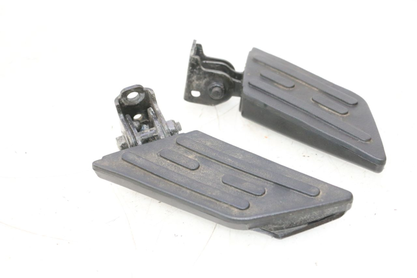 photo de PAIR OF REAR FOOTRESTS PEUGEOT KISBEE 2T 50 (2010 - 2017) - Product overview