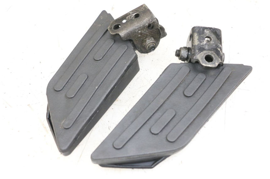 photo de PAIR OF REAR FOOTRESTS PEUGEOT KISBEE 4T 50 (2010 - 2017) - Main view