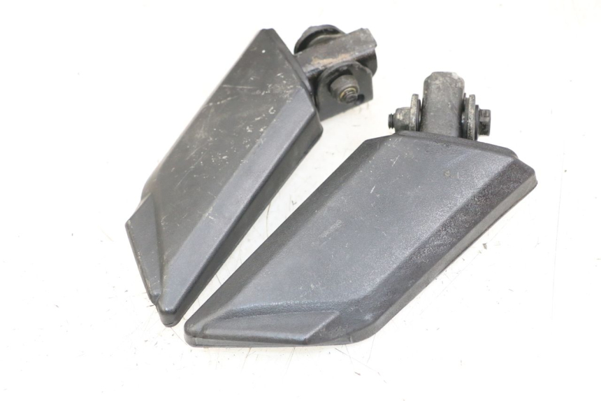 photo de PAIR OF REAR FOOTRESTS PEUGEOT KISBEE 4T 50 (2010 - 2017) - Alternative perspective