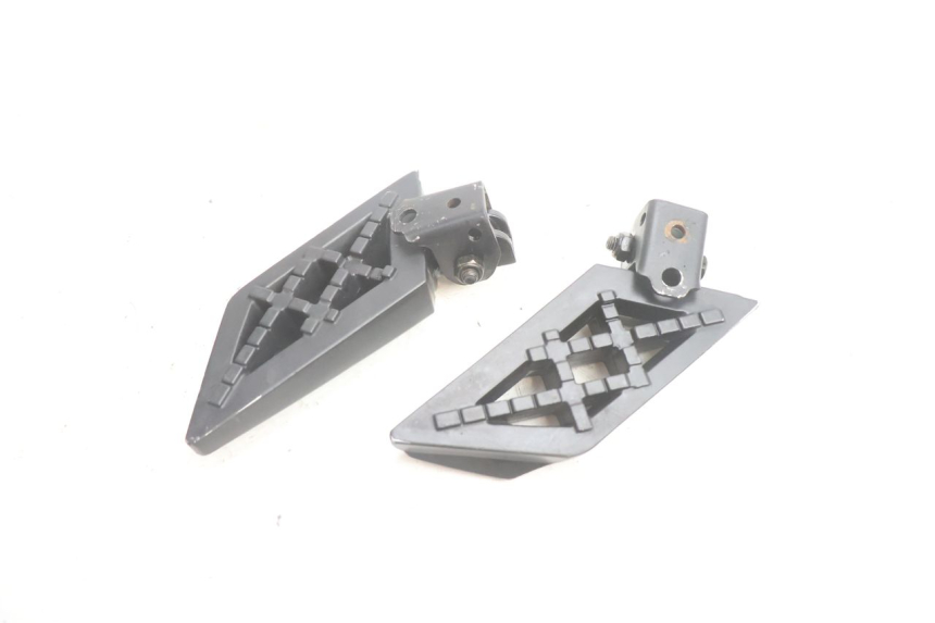 photo de PAIR OF REAR FOOTRESTS PEUGEOT KISBEE 4T 50 (2018 - 2022) - Markings and original references