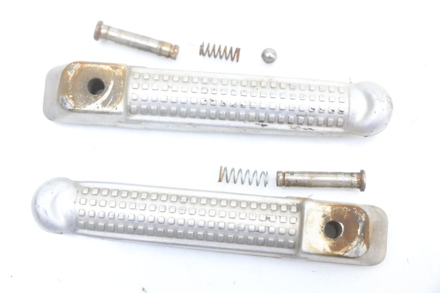 photo de PAIR REAR FOOTRESTS RENAULT KOURANOS 125 (2001 - 2004) - Main view