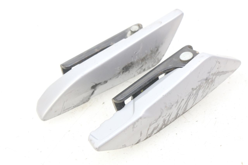 photo de PAIR OF REAR FOOTRESTS PIAGGIO LIBERTY IGET 4T 50 (2015 - 2020) - Technical close-up