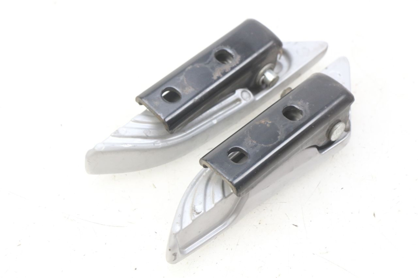photo de PAIR OF REAR FOOTRESTS PIAGGIO LIBERTY IGET 4T 50 (2015 - 2020) - Product overview