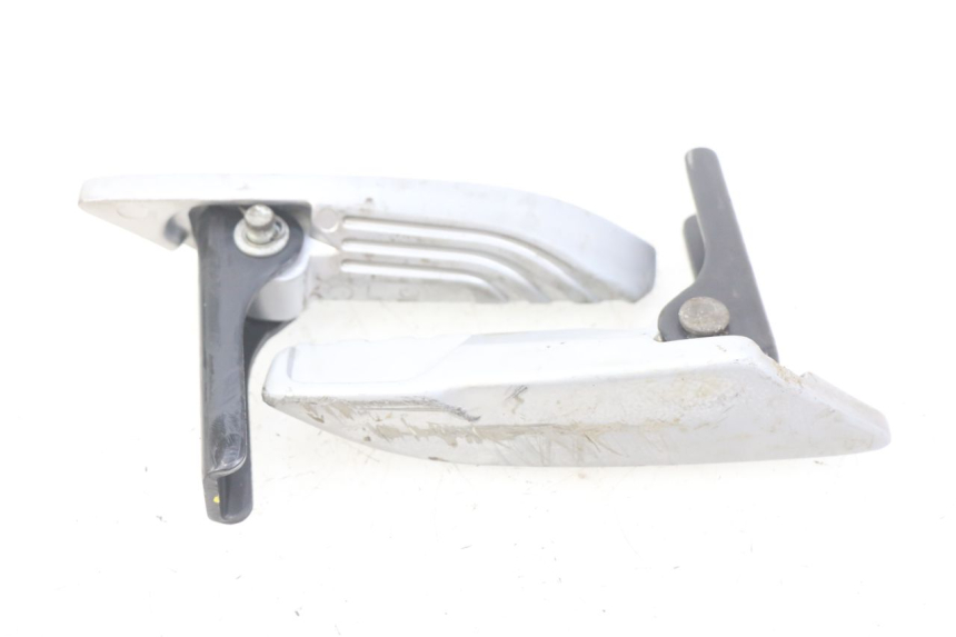 photo de PAIR OF REAR FOOTRESTS PIAGGIO LIBERTY IGET 4T 50 (2015 - 2020) - Product overview