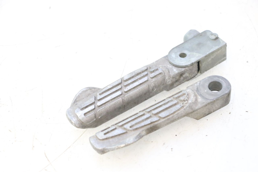 photo de PAIR OF REAR FOOTRESTS KYMCO LIKE 125 (2009 - 2016) - Main view