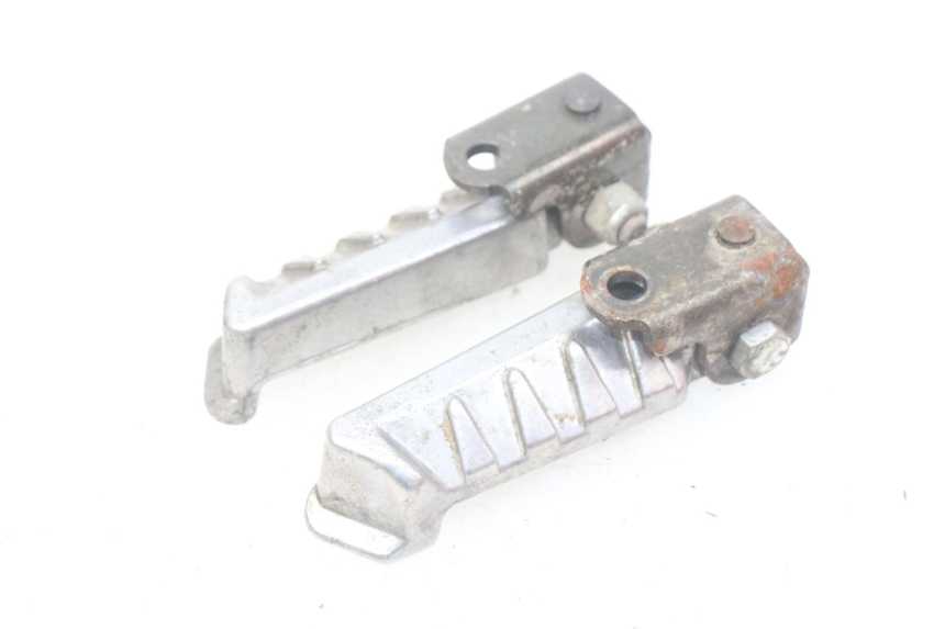 photo de PAIR OF REAR FOOTRESTS PEUGEOT LUDIX BLASTER 50 (2006 - 2014) - Zoom on usage condition