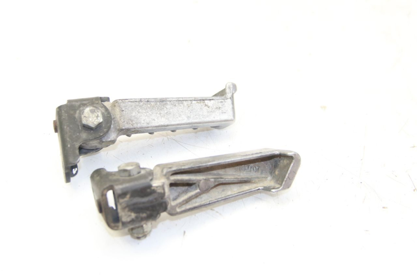 photo de PAIR OF REAR FOOTRESTS PEUGEOT LUDIX 50 (2008 - 2017) - Component detail