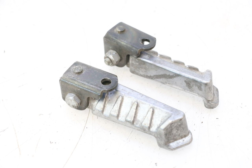 photo de PAIR OF REAR FOOTRESTS PEUGEOT LUDIX 50 (2008 - 2017) - Component detail