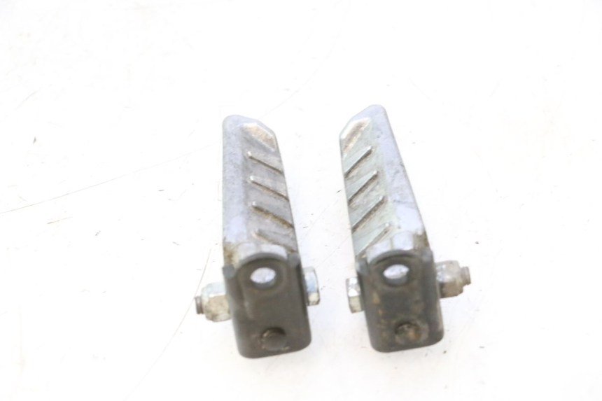 photo de PAIR OF REAR FOOTRESTS PEUGEOT LUDIX SNAKE 2T 50 (2004 - 2014) - Alternative perspective