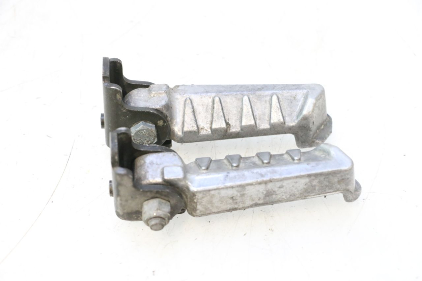 photo de PAIR OF REAR FOOTRESTS PEUGEOT LUDIX SNAKE 2T 50 (2004 - 2014) - Technical close-up