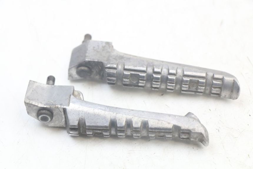 photo de PAIR REAR FOOTRESTS MBK MACH G AC 50 (2002 - 2014) - Alternative perspective