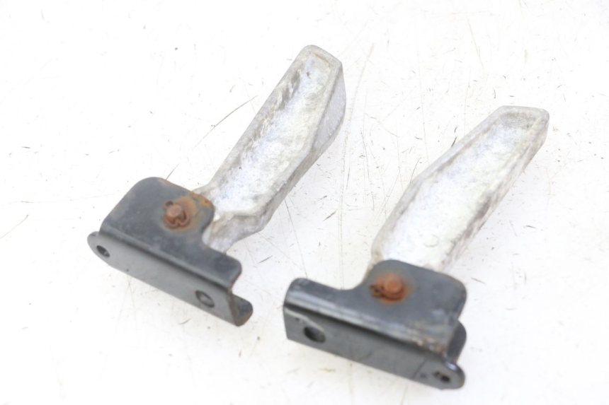 photo de PAIR OF REAR FOOTRESTS MASH CITY 4T 50 (2018 - 2020) - Technical close-up