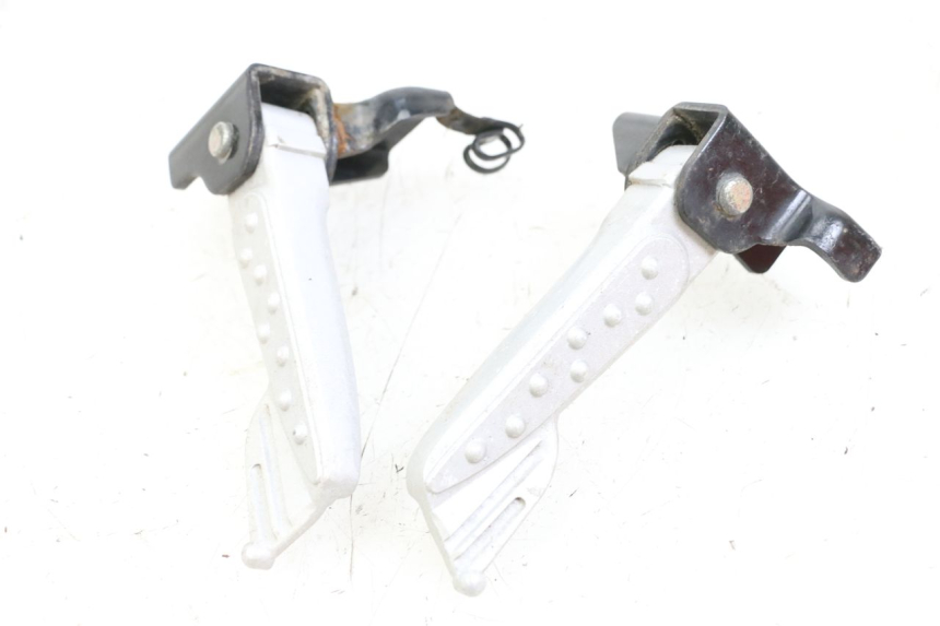 photo de PAIR OF REAR FOOTRESTS SYM MIO 50 (2011 - 2017) - Main view