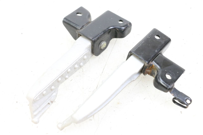 photo de PAIR OF REAR FOOTRESTS SYM MIO 50 (2011 - 2017) - Component detail