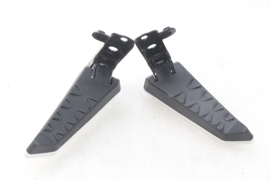 photo de PAIR REAR FOOTRESTS MBK MW TRYPTIK 125 (2017 - 2022) - Main view