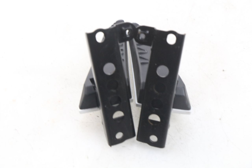 photo de PAIR REAR FOOTRESTS MBK MW TRYPTIK 125 (2017 - 2022) - Checked used part