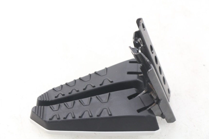 photo de PAIR REAR FOOTRESTS MBK MW TRYPTIK 125 (2017 - 2022) - Markings and original references