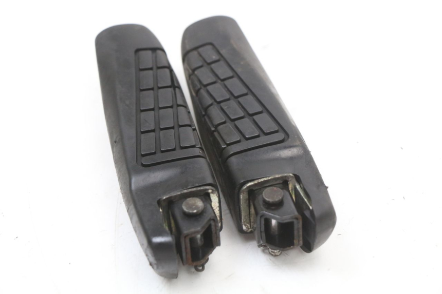 photo de PAIR REAR FOOTRESTS MBK MW TRYPTIK 125 (2014 - 2016) - Alternative perspective