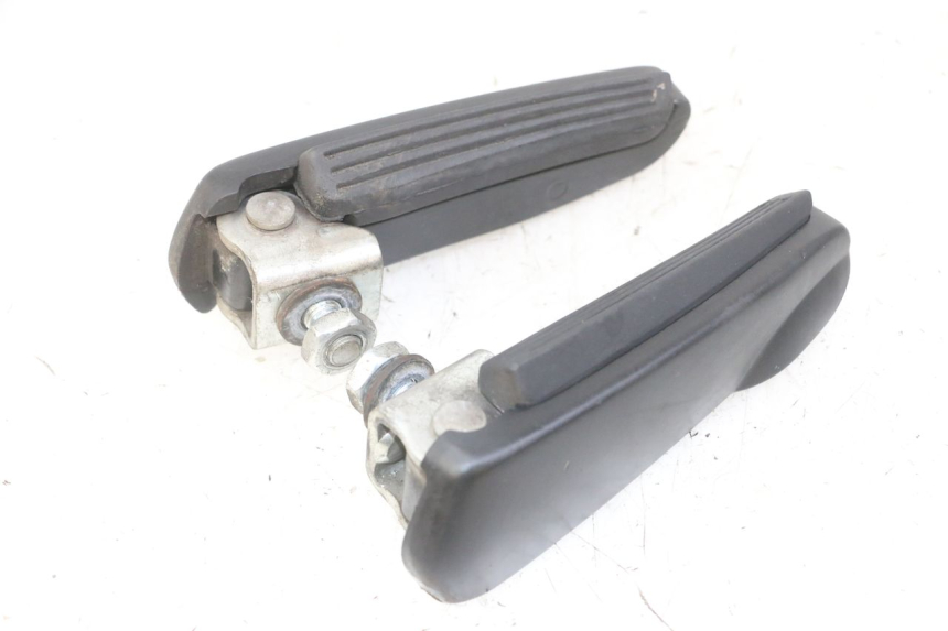 photo de PAIR OF REAR FOOTRESTS GILERA NEXUS 125 (2009 - 2013) - Main view