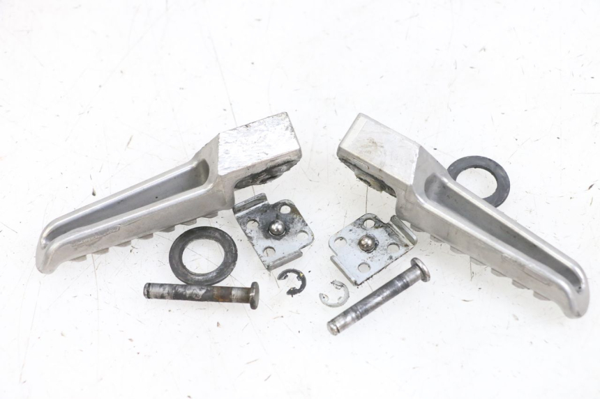 photo de PAIR REAR FOOTRESTS KAWASAKI NINJA 400 (2018 - 2023) - Zoom on usage condition