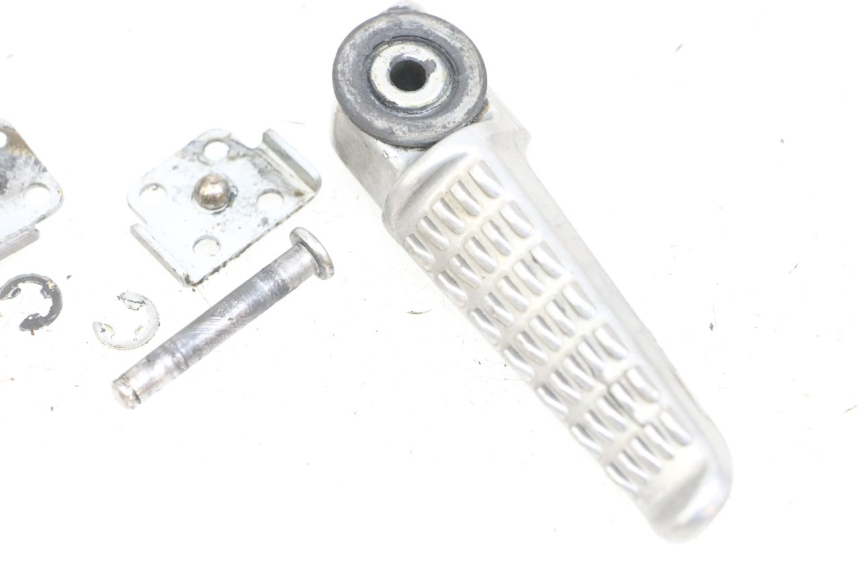 photo de PAIR REAR FOOTRESTS KAWASAKI NINJA 400 (2018 - 2023) - Fixing points details