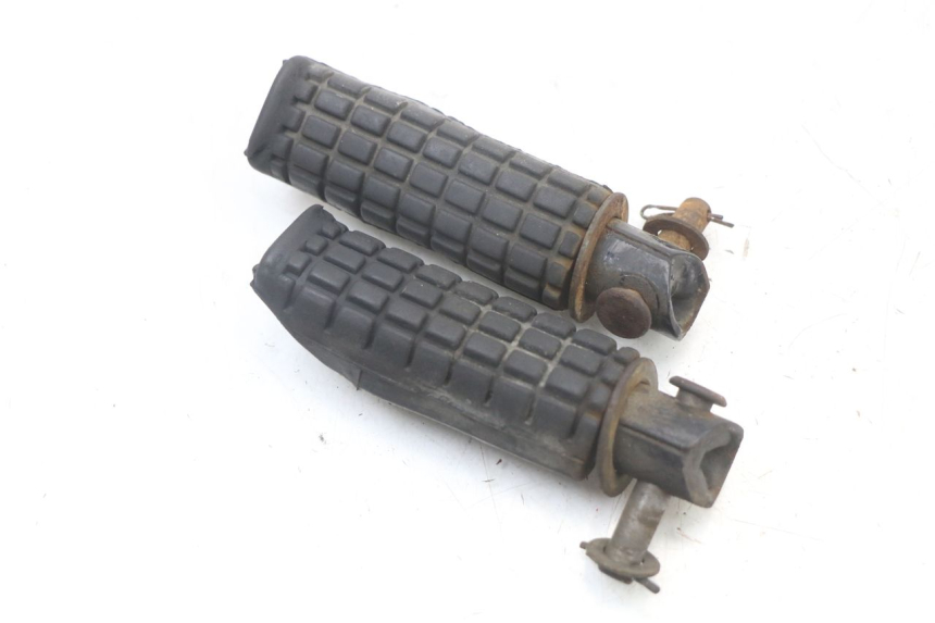 photo de PAIR OF REAR FOOTRESTS HONDA NTV DEAUVILLE 650 (1998 - 2001) - Alternative perspective