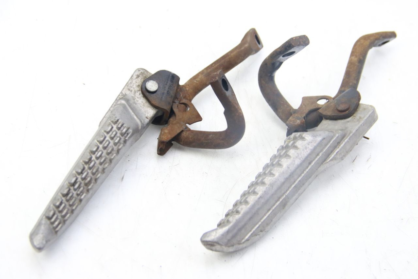 photo de PAIR OF REAR FOOTRESTS SELECT UP OCTALIS 125 (2007 - 2012) - Main view