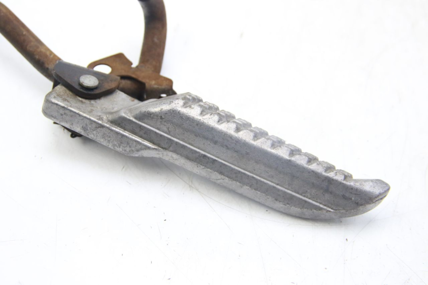 photo de PAIR OF REAR FOOTRESTS SELECT UP OCTALIS 125 (2007 - 2012) - Fixing points details