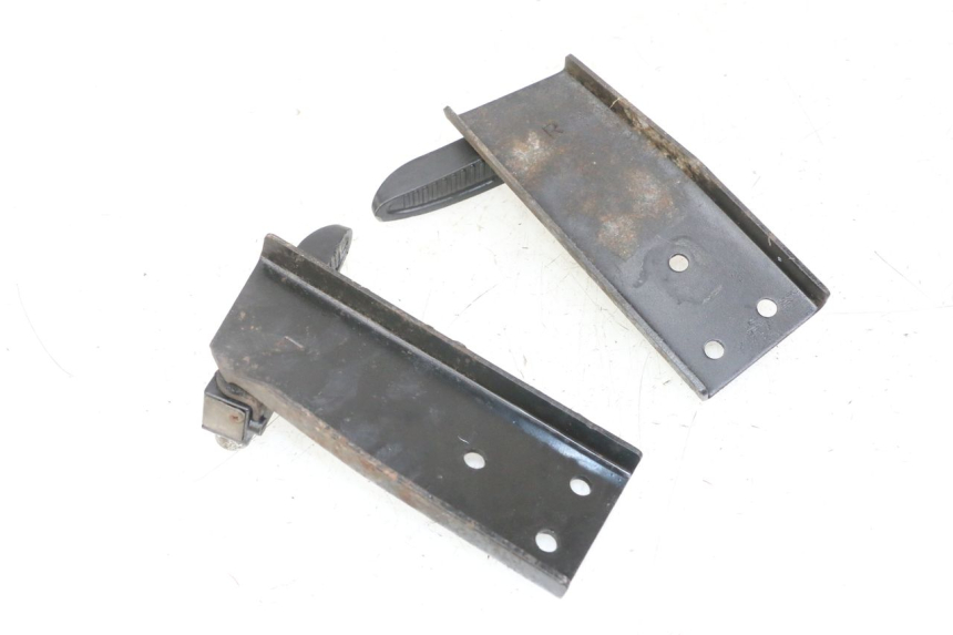 photo de PAIR REAR FOOTRESTS JM MOTORS OLDIES GT 4T 50 (2018 - 2025) - Component detail