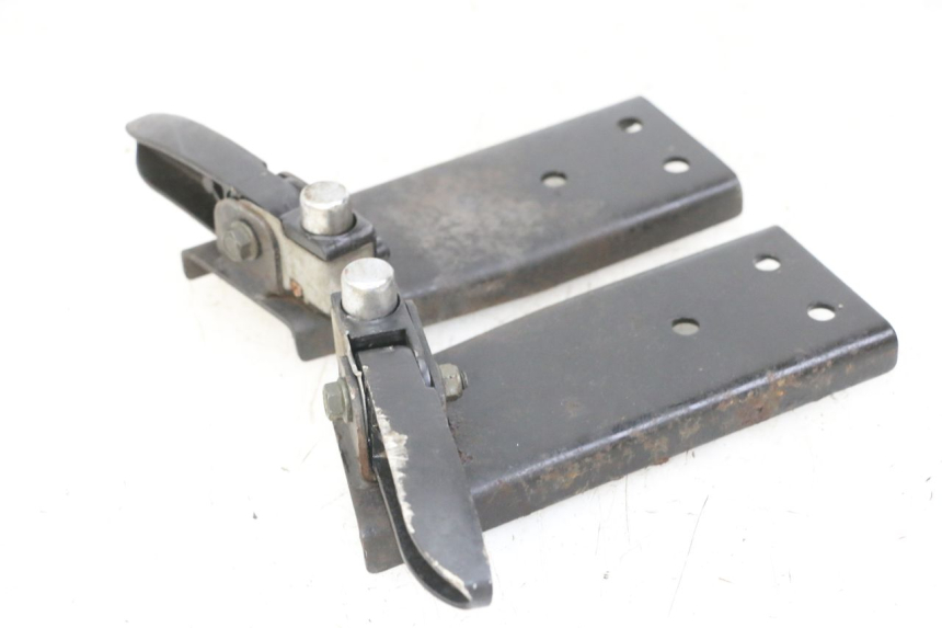 photo de PAIR REAR FOOTRESTS JM MOTORS OLDIES GT 4T 50 (2018 - 2025) - Zoom on usage condition