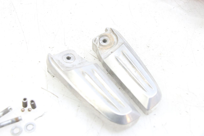 photo de PAIR OF REAR FOOTRESTS HONDA PCX (JF47) 125 (2012 - 2013) - Component detail